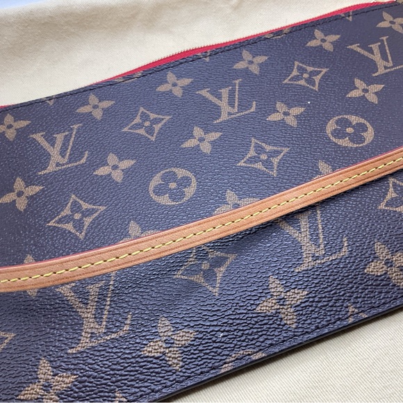 Louis Vuitton Neverfull Pouch - Picture 3 of 15